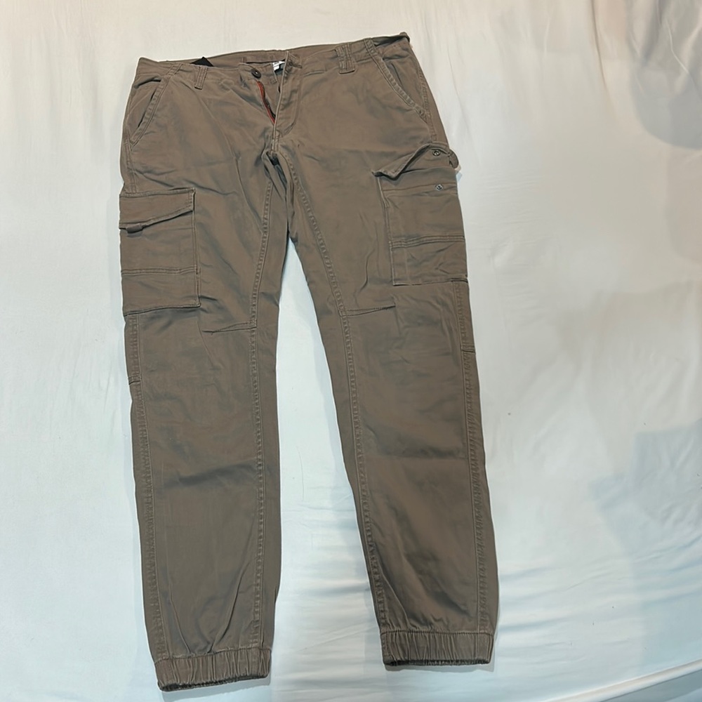 3 pairs of joggers